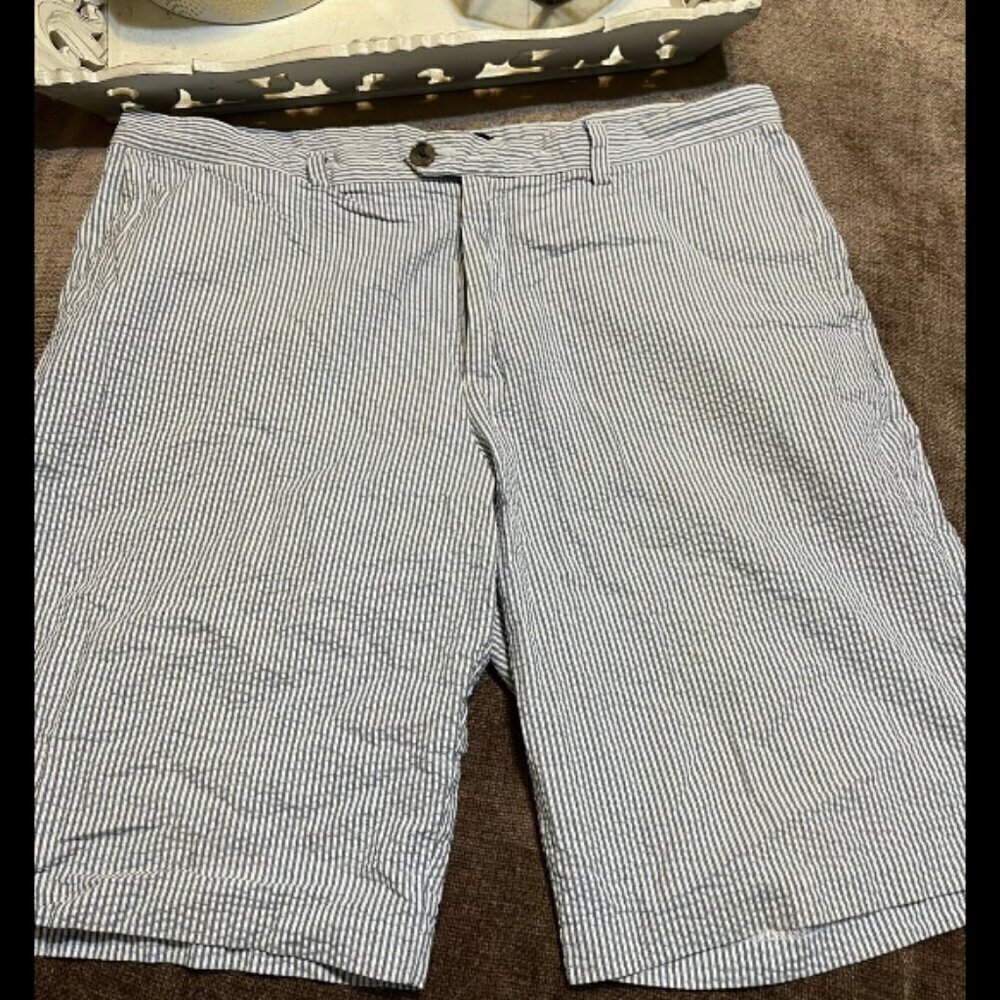 Seersucker Banana Republic Men’s 11” Emerson Shorts— Size 36